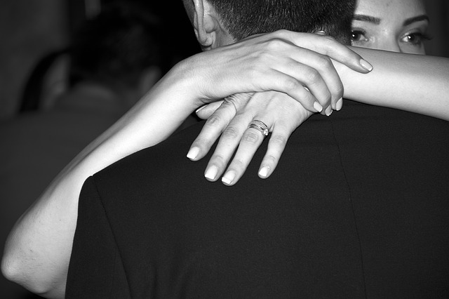 casal com dúvidas